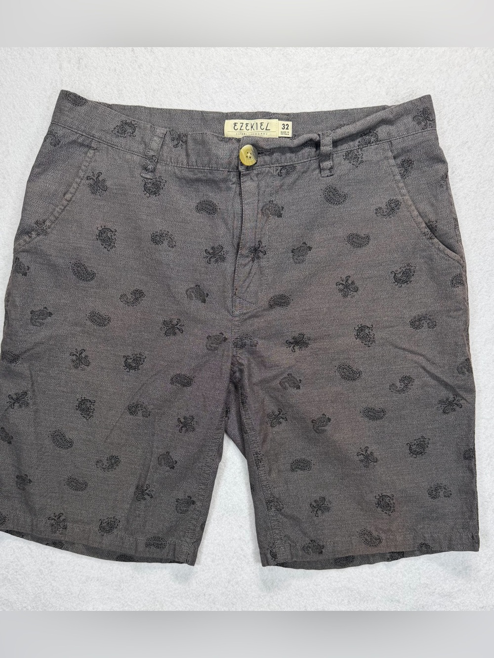 Ezekiel Mens Charcoal Shorts 32 Small Paisley Print Flat Front Casual Surf Skate